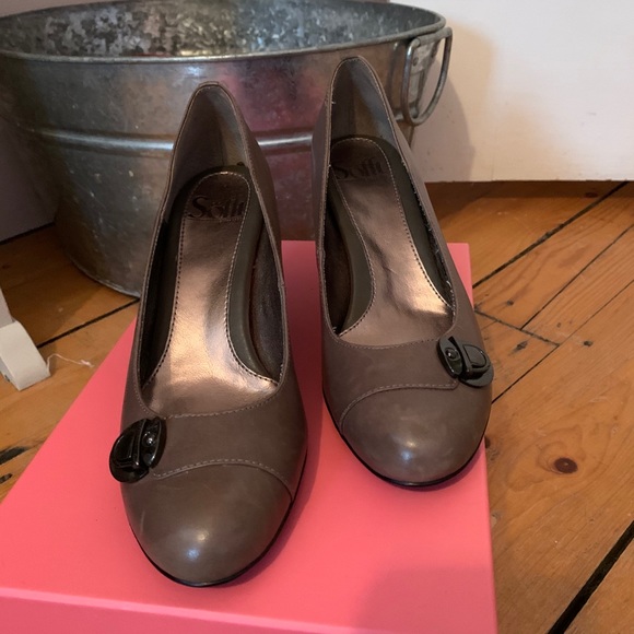Soffe Shoes - Picture 3 of 4